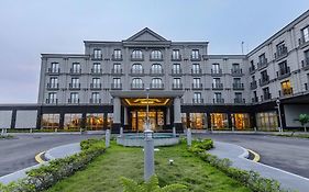 J's Signature Hotel  5*